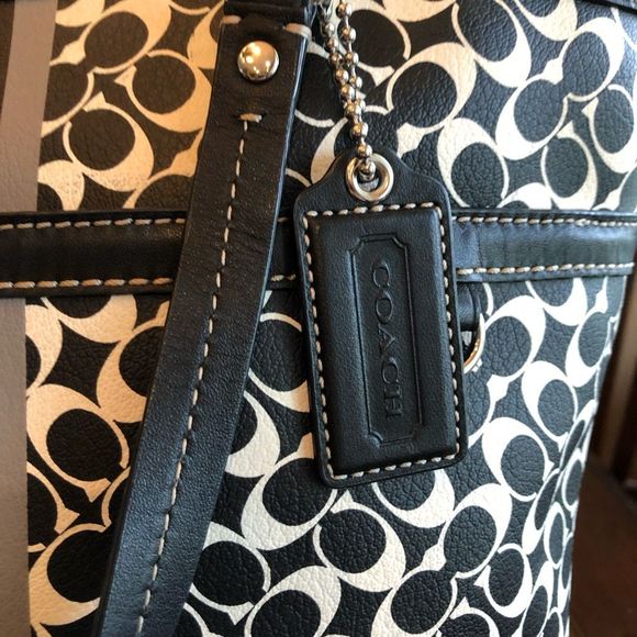 COACH - Chelsea Signature Heritage Stripe Tote. Beautiful & FLAWLESS CONDITION! - Picture 4 of 16